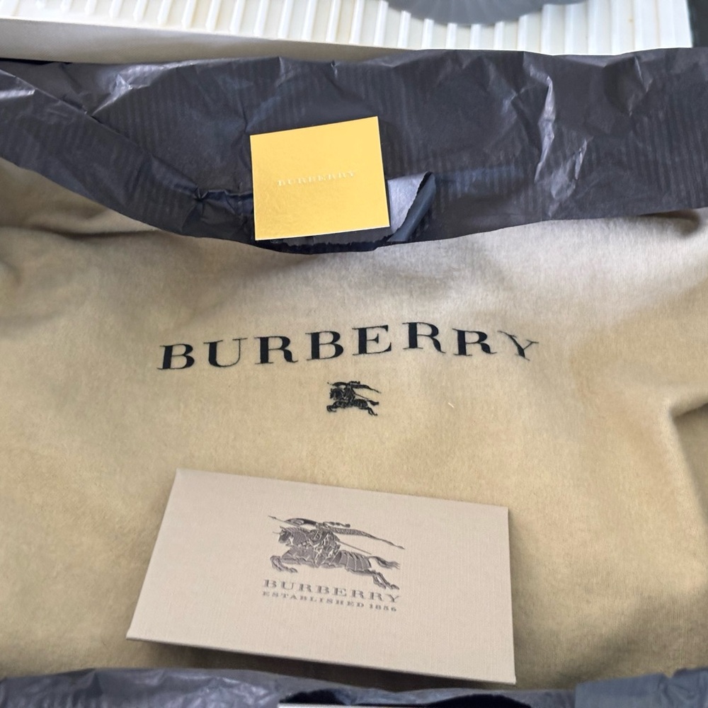 Burberry Tan and Black Satchel with Iconic Design - Picture 7 of 7